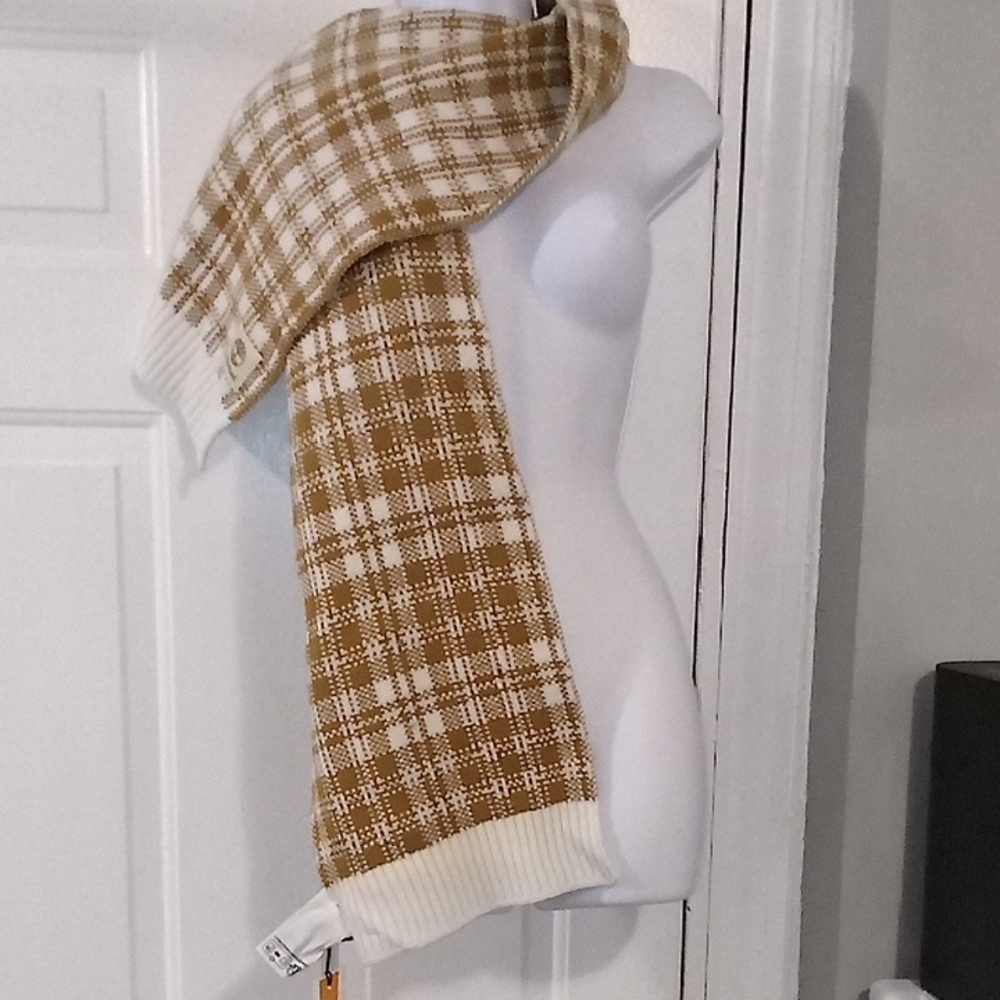 Timberland Knit Scarf in Cream and Gold